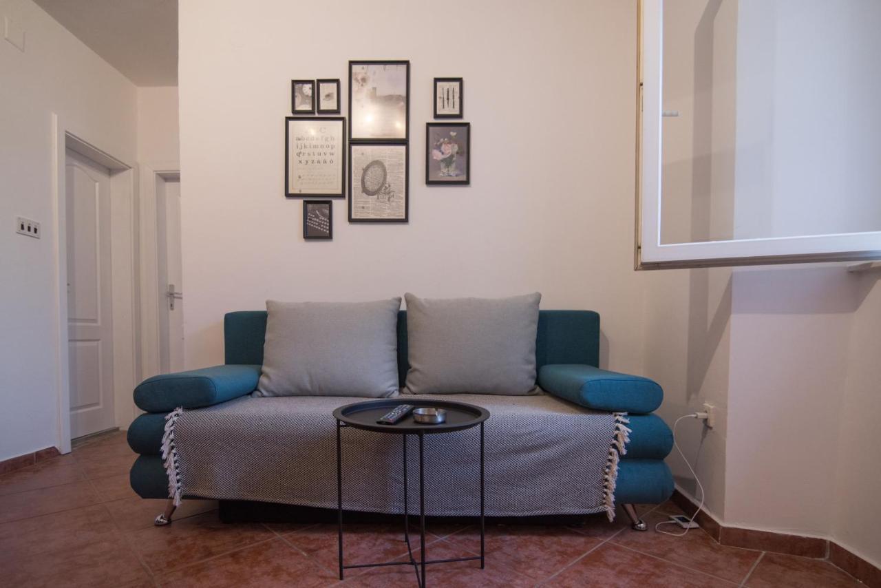 Apartmani Stones Sutivan I Exteriör bild