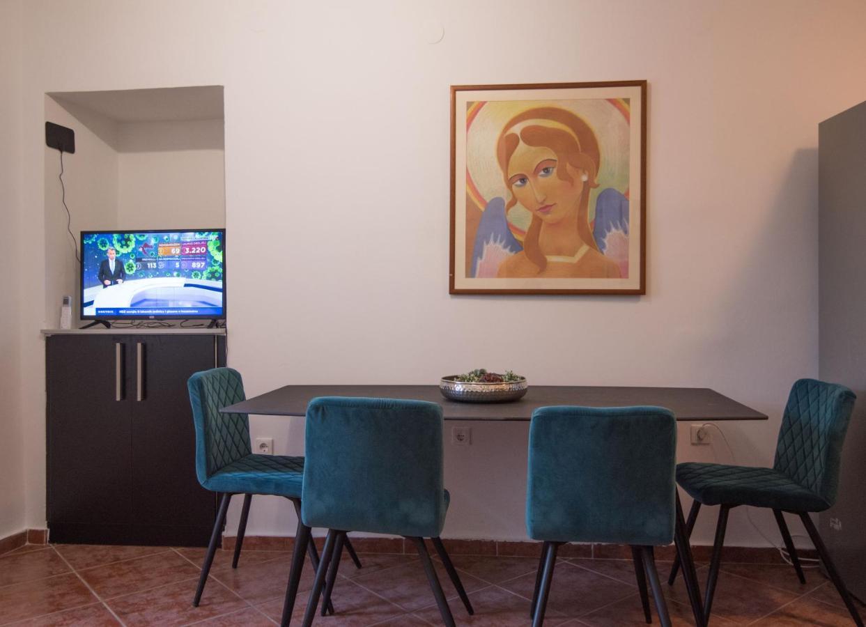 Apartmani Stones Sutivan I Exteriör bild