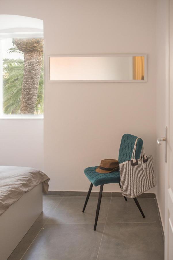 Apartmani Stones Sutivan I Exteriör bild